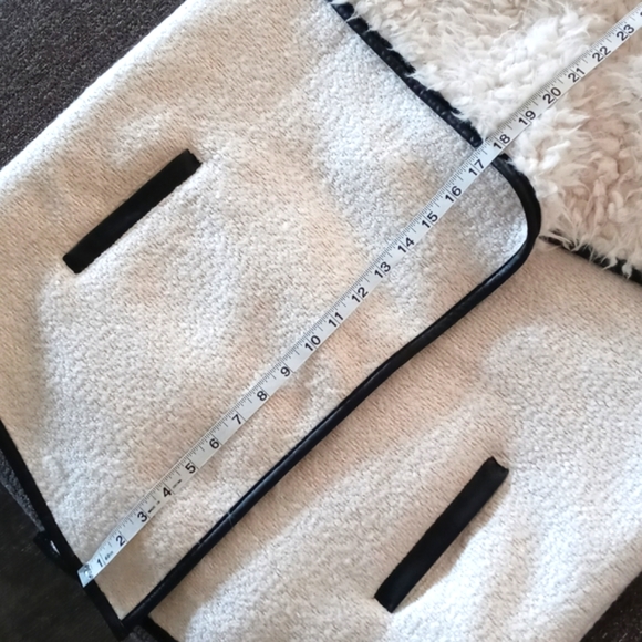 🌫Live A Little🌫 - Faux Fur Shearling Cardigan Vest - Picture 12 of 14